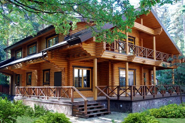 Красивые деревянный дом