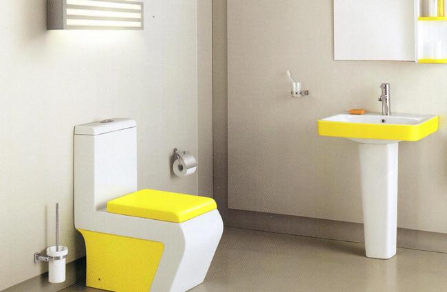 dizajn tualeta s zheltym unitazom
