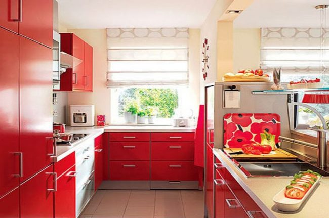 Дизайн кухни 8 кв. м стиль функциональность комфорт-Теплые цвет-Красный