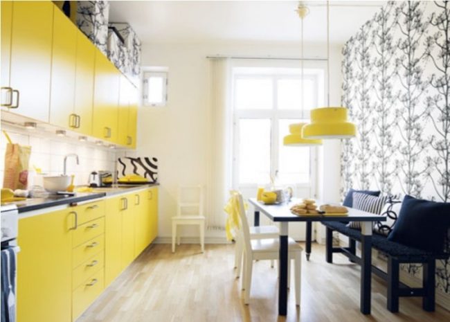 Дизайн кухни 8 кв. м стиль функциональность комфорт-Теплые цвет-Желтый