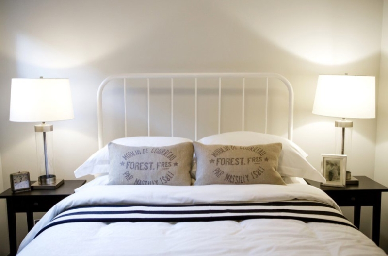 Прикроватные тумбы для спальни: выбор размера, цвета и стиля