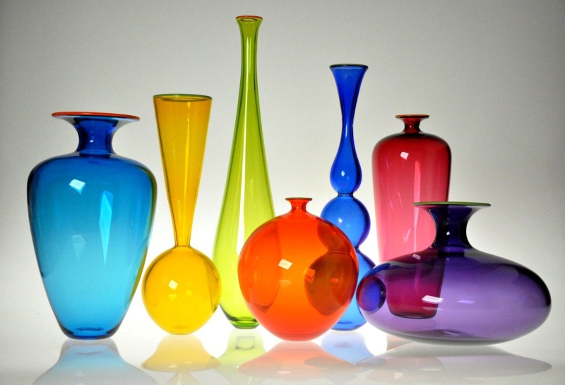 Цветная стеклянная посуда – яркий тренд 2024